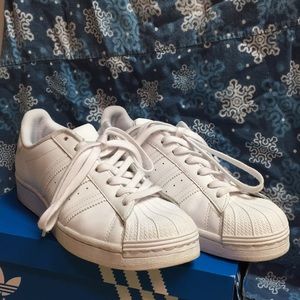 Adidas Superstar in White/White